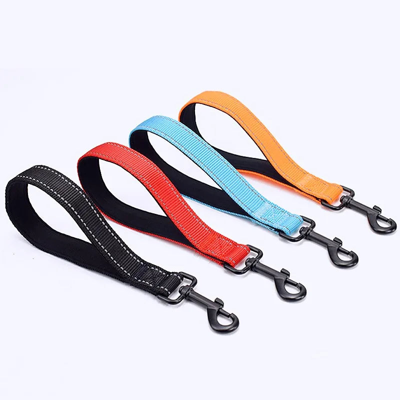 Short Reflective Dog Leash — 25cm