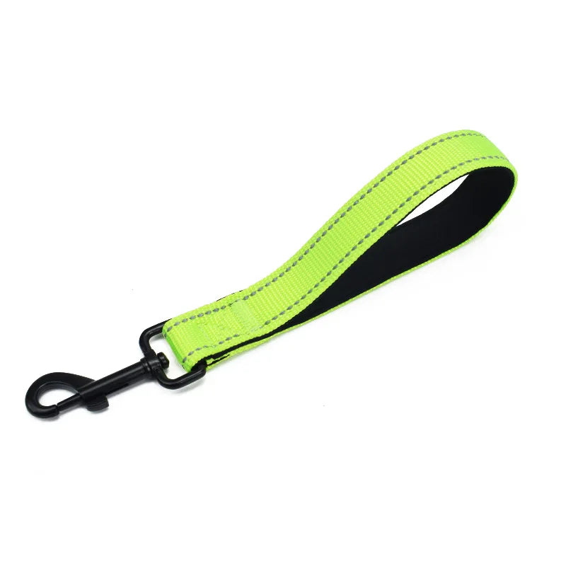 Short Reflective Dog Leash — 25cm